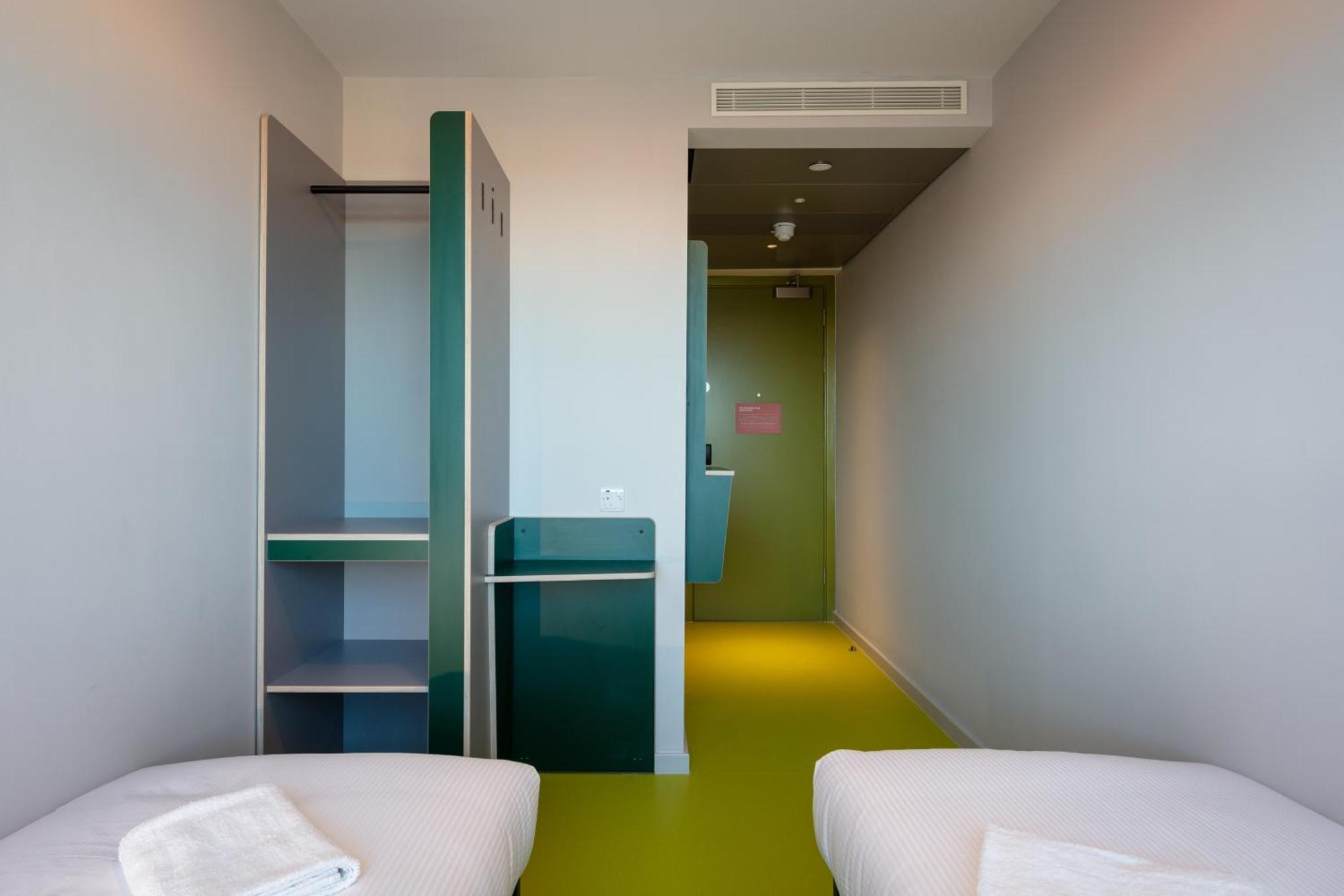Clink I Lar Hostel Dublin Exterior photo
